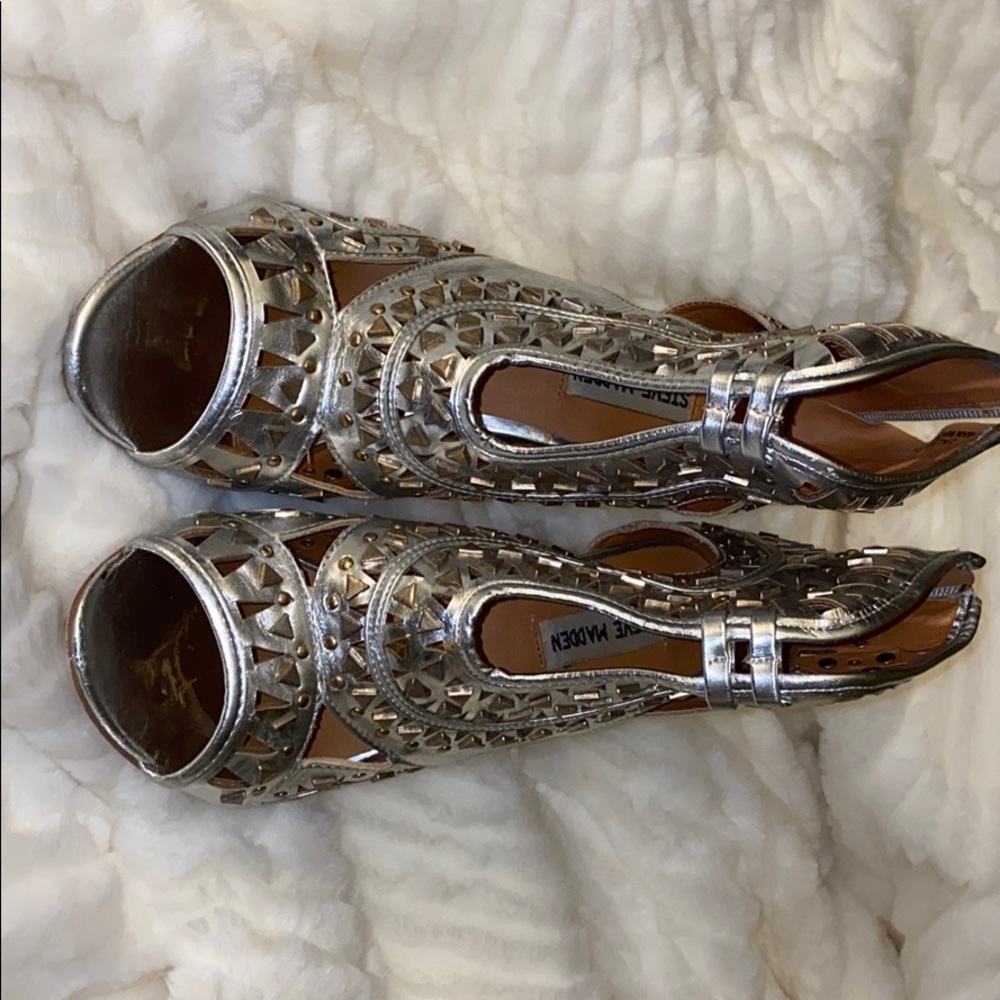 STEVE MADDEN HEELS GENTLY WORN GREAT CONDITION